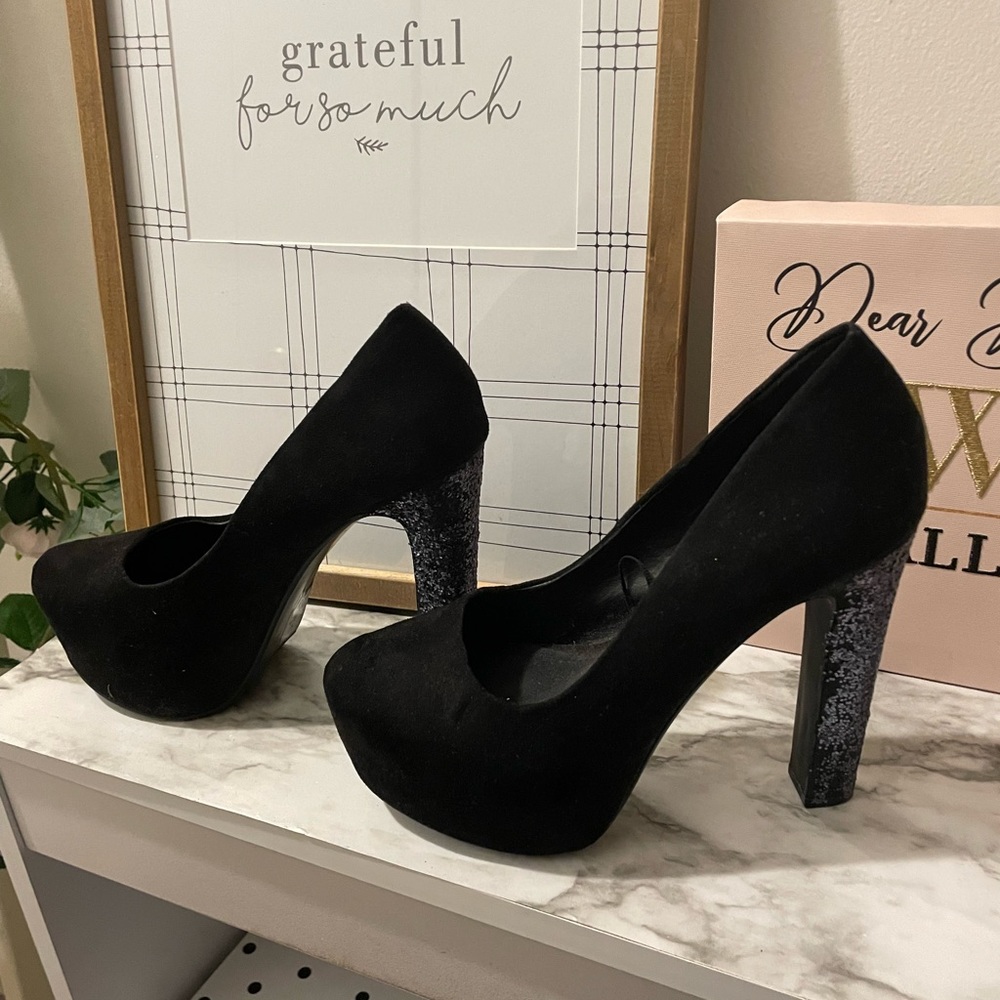 Women’s Black Suede Glitter Pump